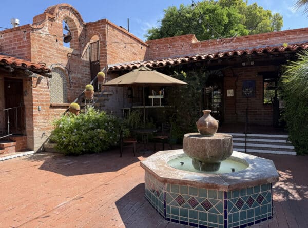 Tohono Chul Garden Bistro Tucson Fountain Courtyard | Tohono Chul Guide (Gardens, Galleries, Bistro)