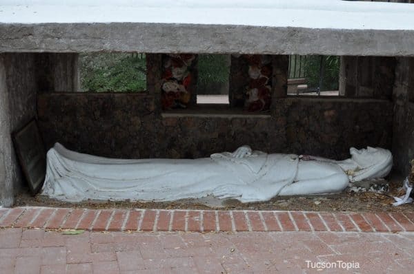Jesus in the tomb at Garden of Gethsemane | Garden of Gethsemane Guide