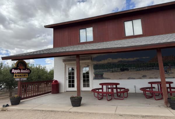 Apple Annies Bakery Fudge Kitchen Willcox Arizona | Apple Annie's Guide: Apple Picking, Corn Maze, Pumpkins, Fall Fun!