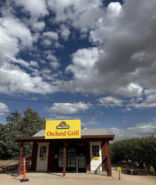 Orchard Grill Burgers Apple Annies Willcox Arizona | Apple Annie's Guide: Apple Picking, Corn Maze, Pumpkins, Fall Fun!