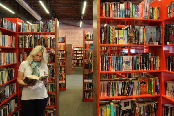 reading woman bookstore tucson midtown | Ultimate Guide to Bookmans Tucson