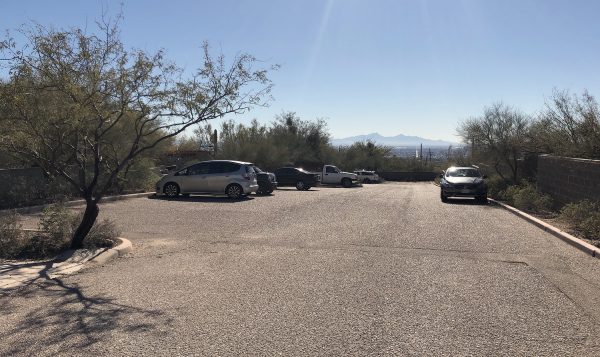 Finger Rock Trail parking lot facing Tucson | Finger Rock Trail Hiking Guide