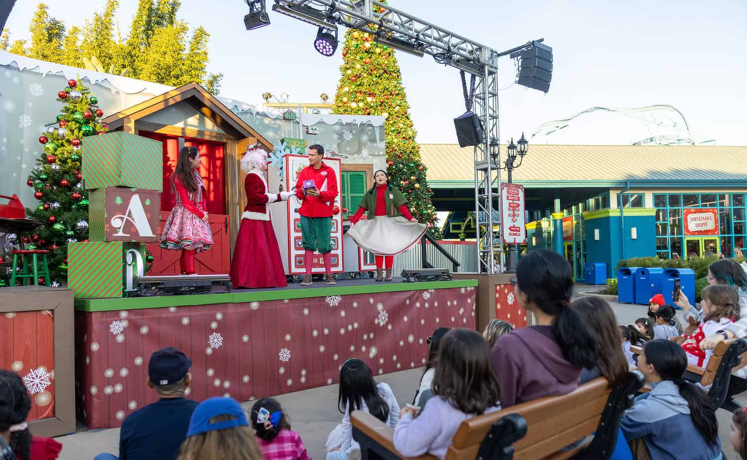 Christmas ToyMakerTrouble SeaWorld San Diego | Complete Guide to SeaWorld San Diego