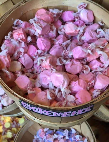 Extreme Hot Taffy Sweet Shoppe Flagstaff | Road Trip Guide: Tucson to Flagstaff