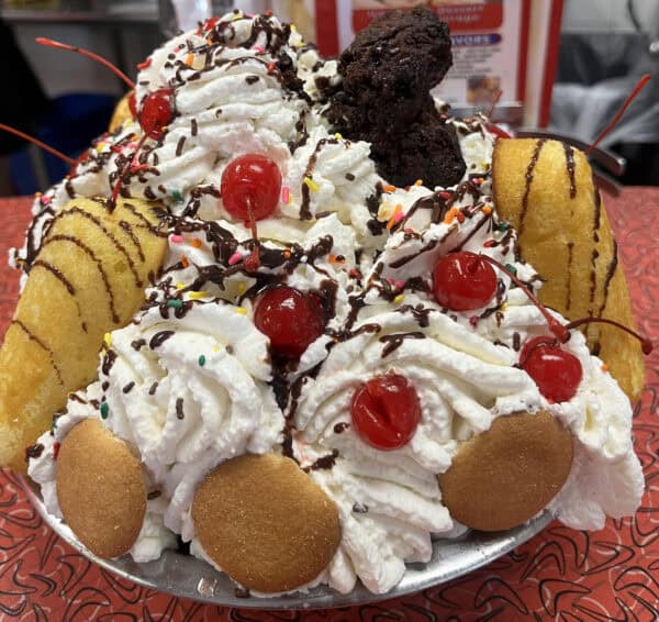 Dessert Little Anthonys Diner 50s Cafe Tucson | Date Night in Tucson