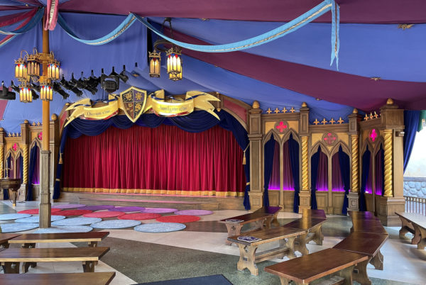 Royal Theatre Benches Disneyland Park | ROAD TRIP: Tucson to Disneyland