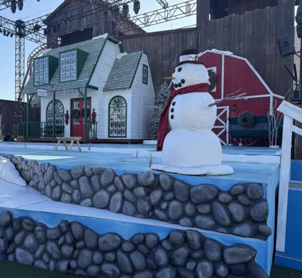 Home for the Holidays Set Daytime Knotts Merry Farm | Road Trip: Tucson to Knott's Berry Farm