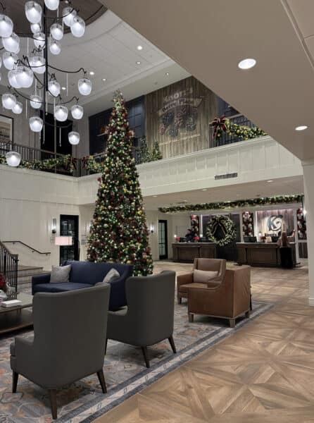 Knotts Hotel Lobby Christmas | Road Trip: Tucson to Knott's Berry Farm
