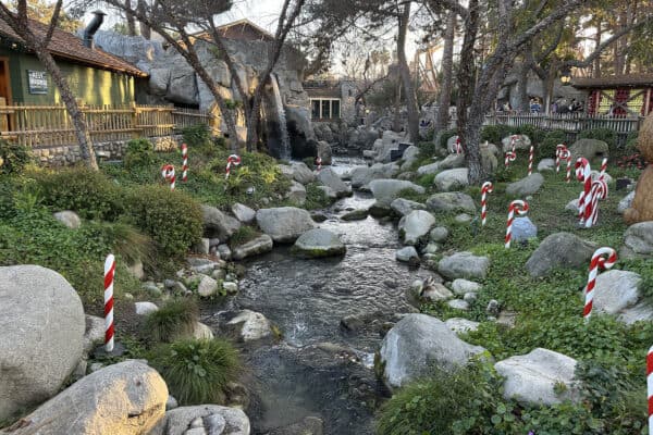 Knotts Merry Farm Candy Cane Decor Stream | Road Trip: Tucson to Knott's Berry Farm