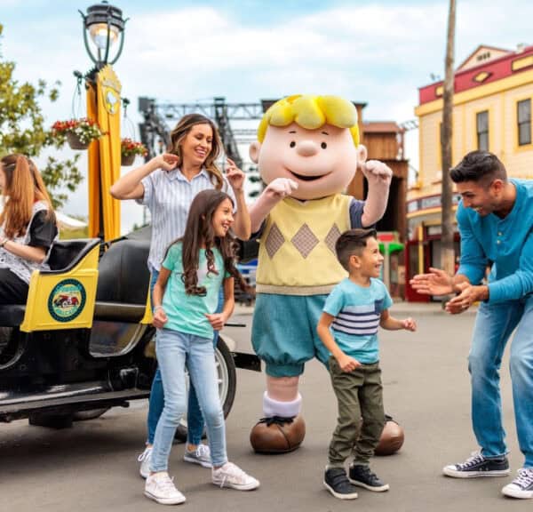 Linus Character Knotts Berry Farm | Road Trip: Tucson to Knott's Berry Farm