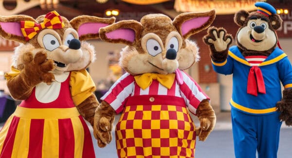 Moxie and Brawny Craftys Coyotes mischievious pups Knotts Berry Farm Characters | Road Trip: Tucson to Knott's Berry Farm