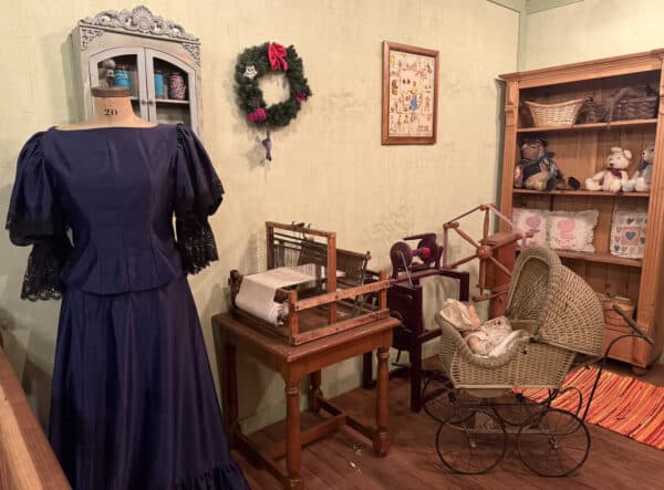 Old Fashioned Dress Shop Knotts Berry Farm | Road Trip: Tucson to Knott's Berry Farm