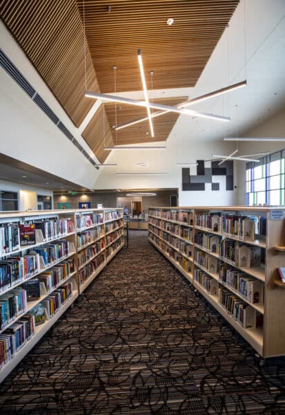 Bookshelves Anne W. Gibson Edmond Station Library Tucson Vail Arizona | Moving to Vail, Arizona? Read This Guide!
