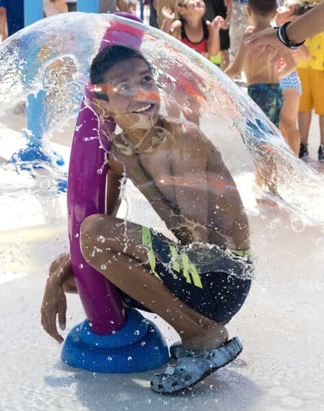 Tween Tween Gunny Barreras Memorial Park Splash Pad Tucson | Best Splash Pads in Tucson