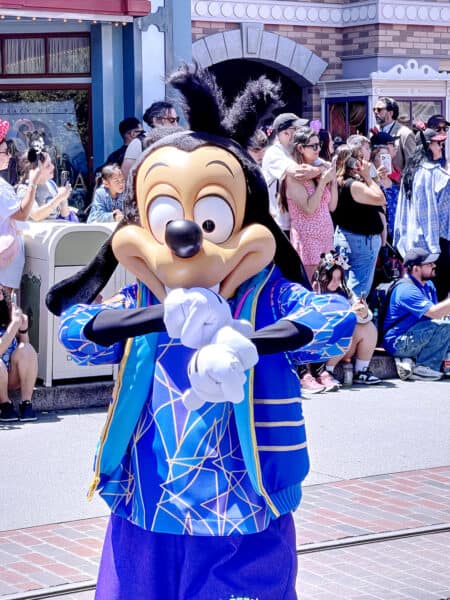 Celebrate Happy Cavalcade Character Goofy | Disneyland's 70th Anniversary - New Shows, Fun Rides, and Delectable Treats