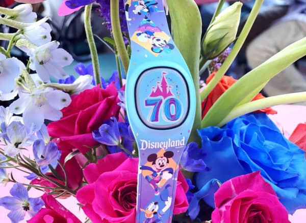 MagicBand Plus Lightning Pass Tickets Mickey Minnie | Disneyland's 70th Anniversary - New Shows, Fun Rides, and Delectable Treats